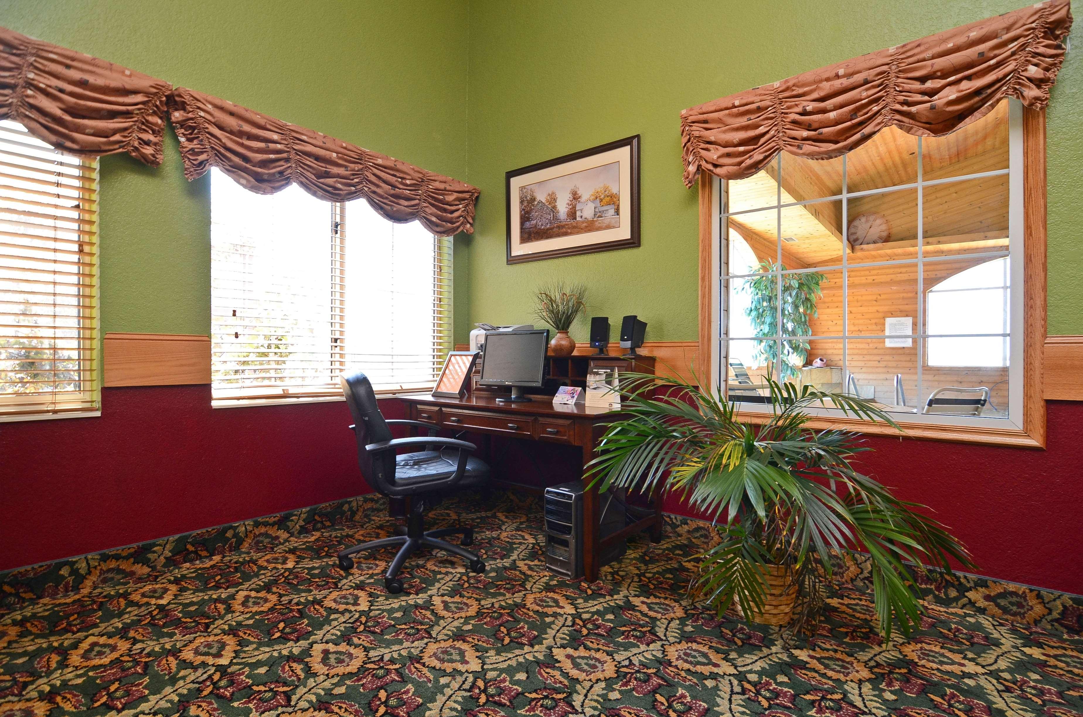 Pioneer Inn & Suites Grinnell Бизнес фото