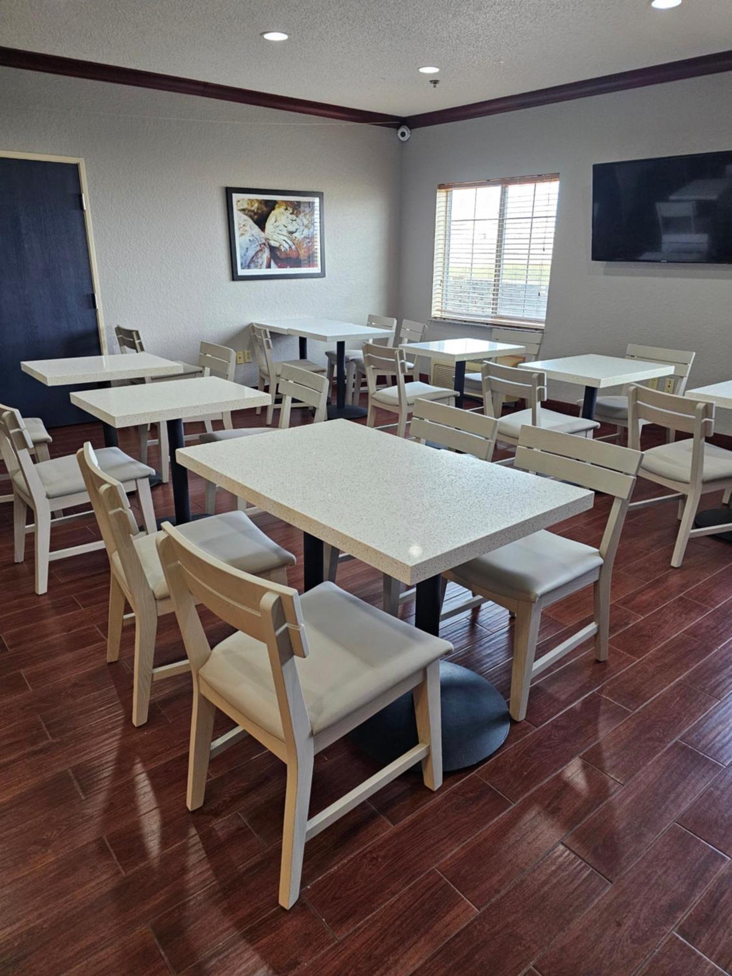 Pioneer Inn & Suites Grinnell Экстерьер фото