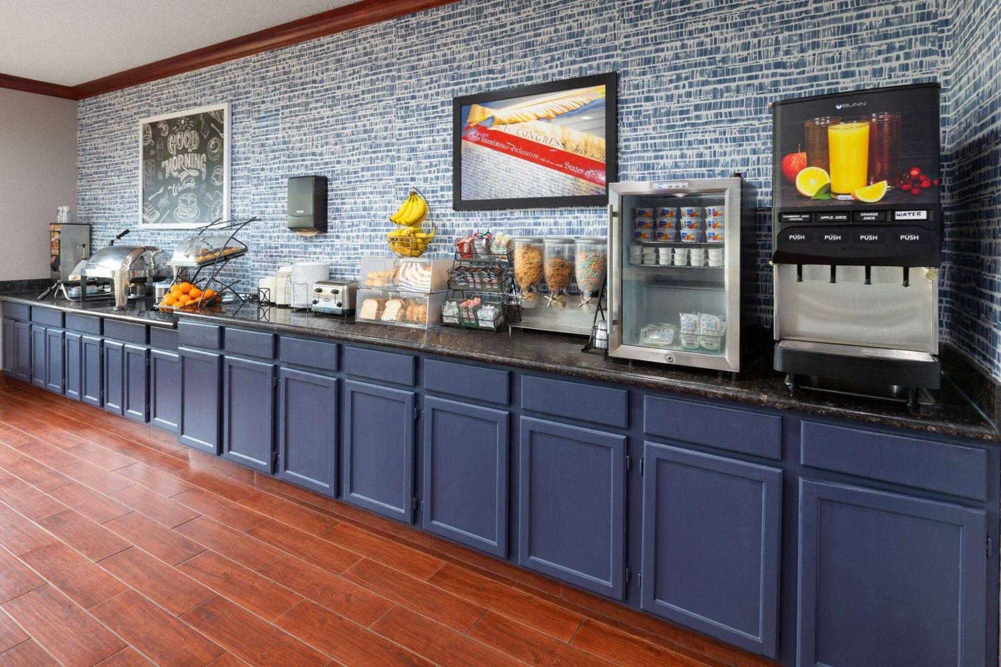 Pioneer Inn & Suites Grinnell Экстерьер фото