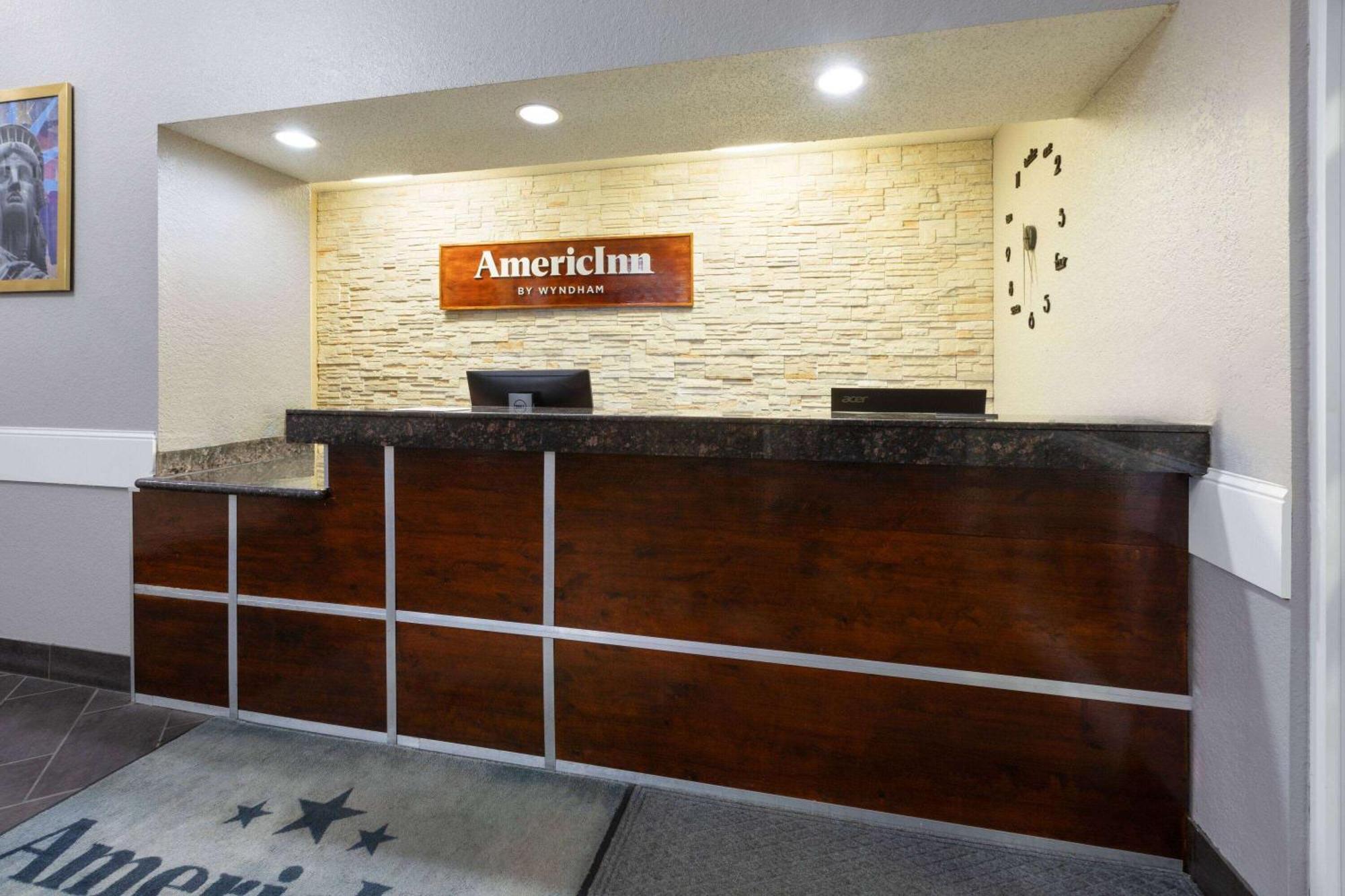 Pioneer Inn & Suites Grinnell Экстерьер фото