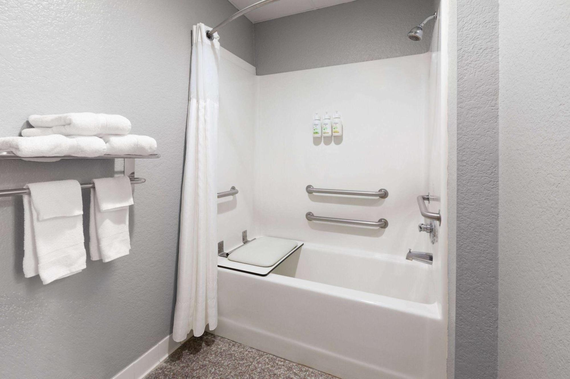 Pioneer Inn & Suites Grinnell Экстерьер фото